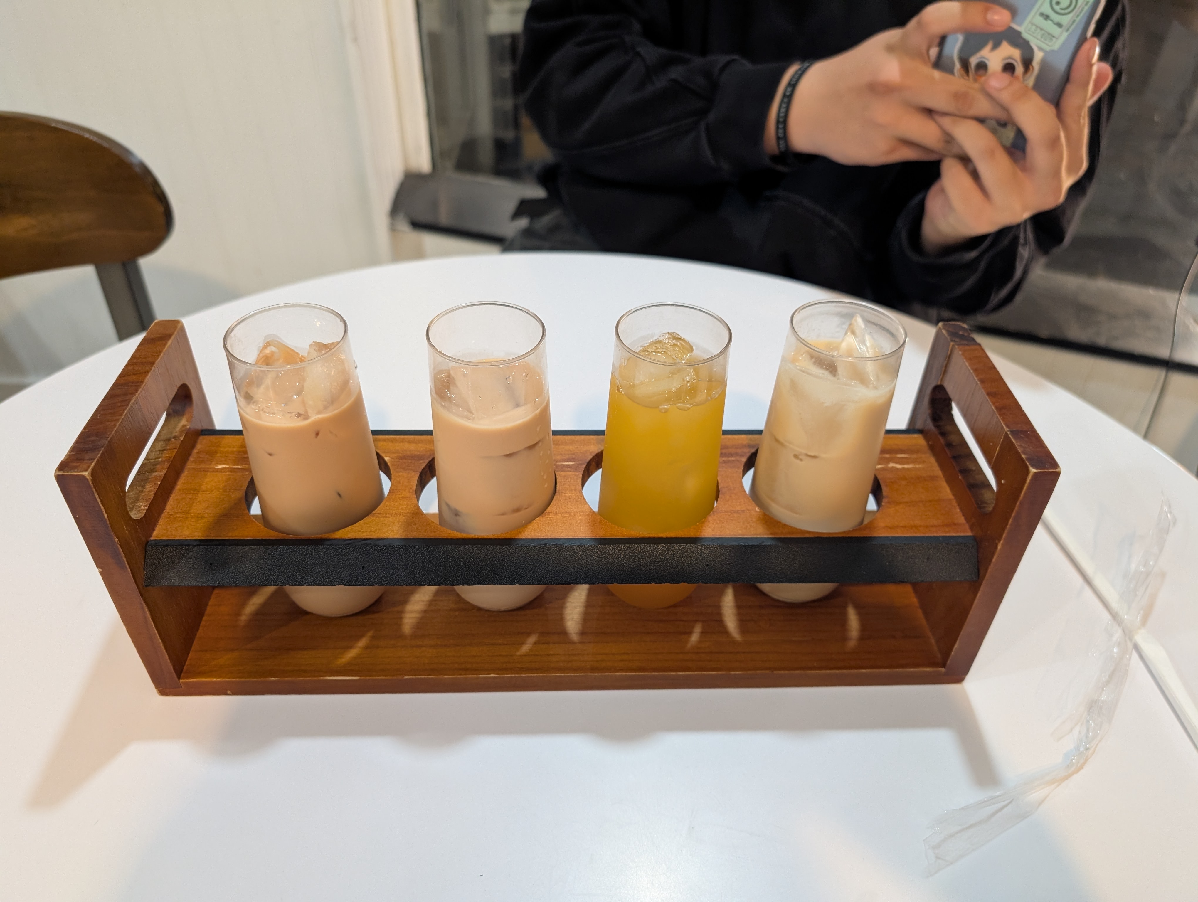 pic of Vivot Cafe tea drinks